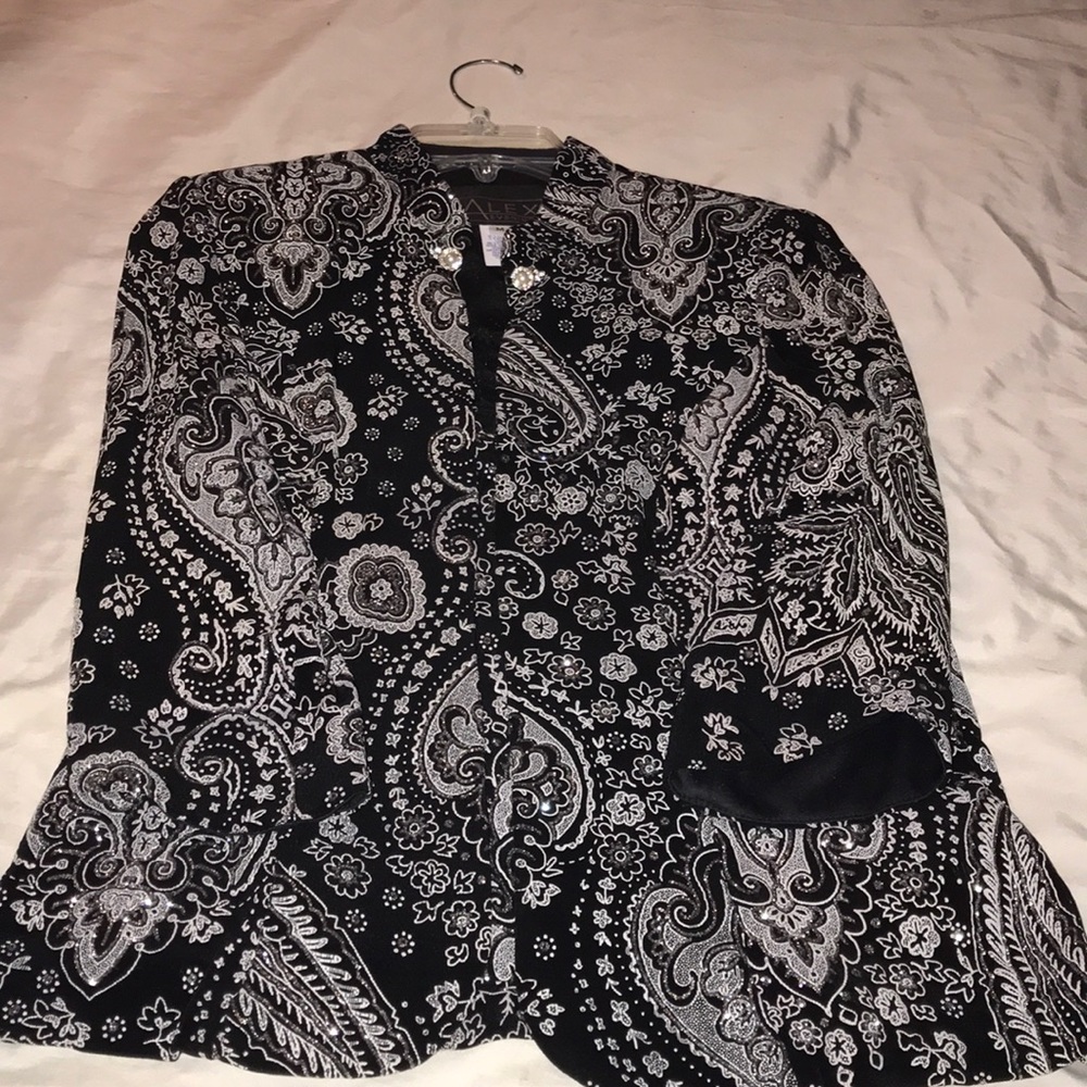 🎉SALE🎉Vintage 2 piece with jacket & top💗